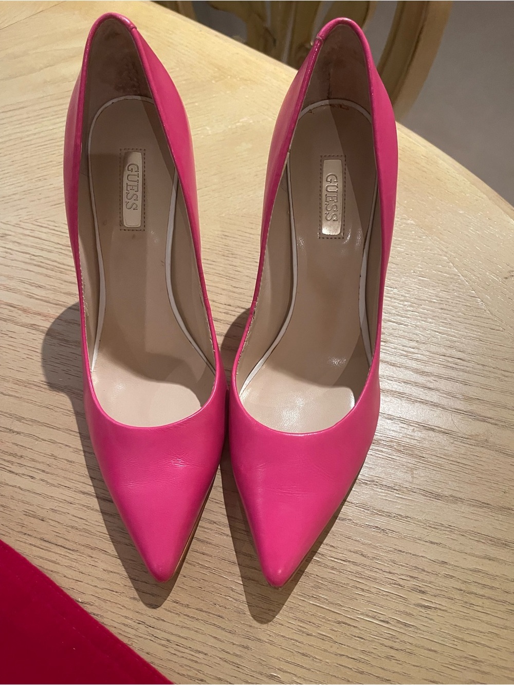 Guess Hot Pink Pointed Toe Stiletto Pump in Very Good used Condition - Picture 3 of 7